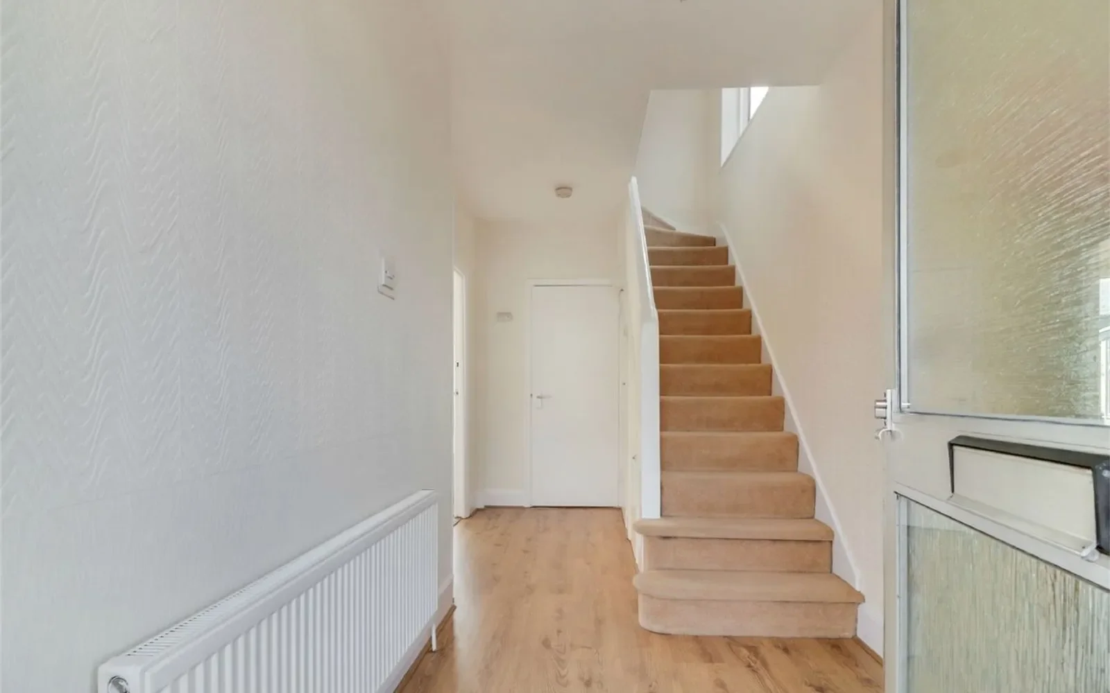 House Princes Avenue in Greater London