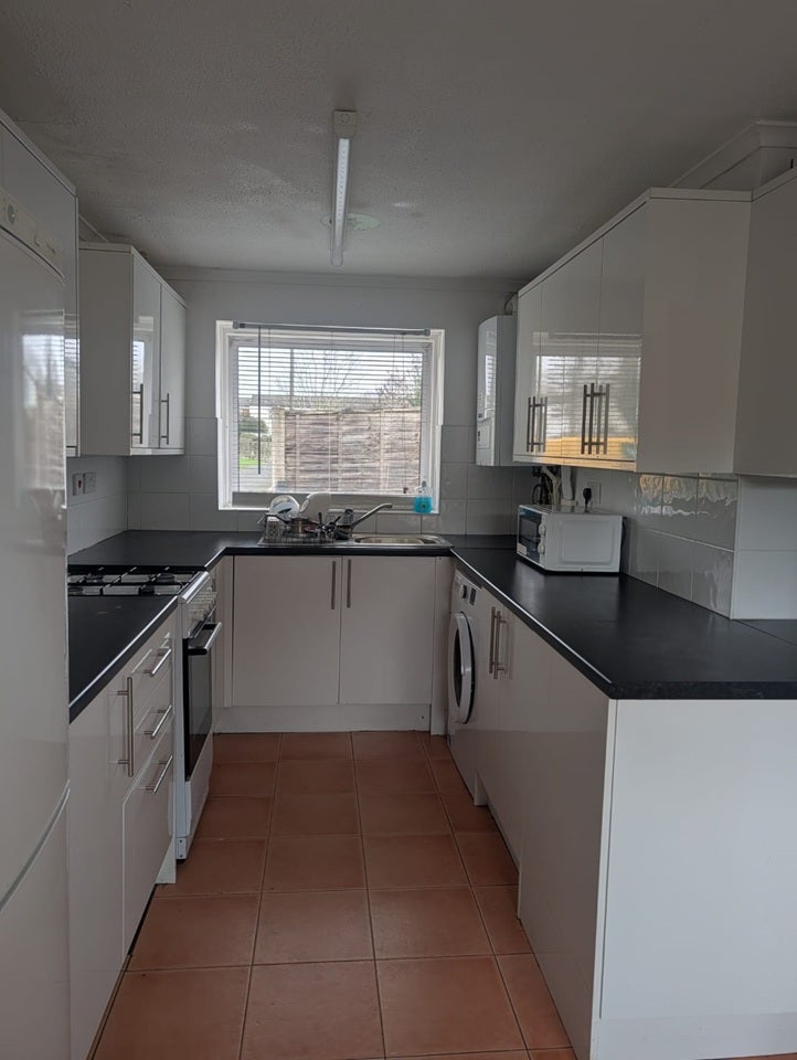 Room Ombersley Close in Redditch