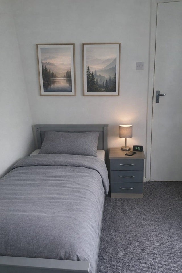 Room Ombersley Close in Redditch