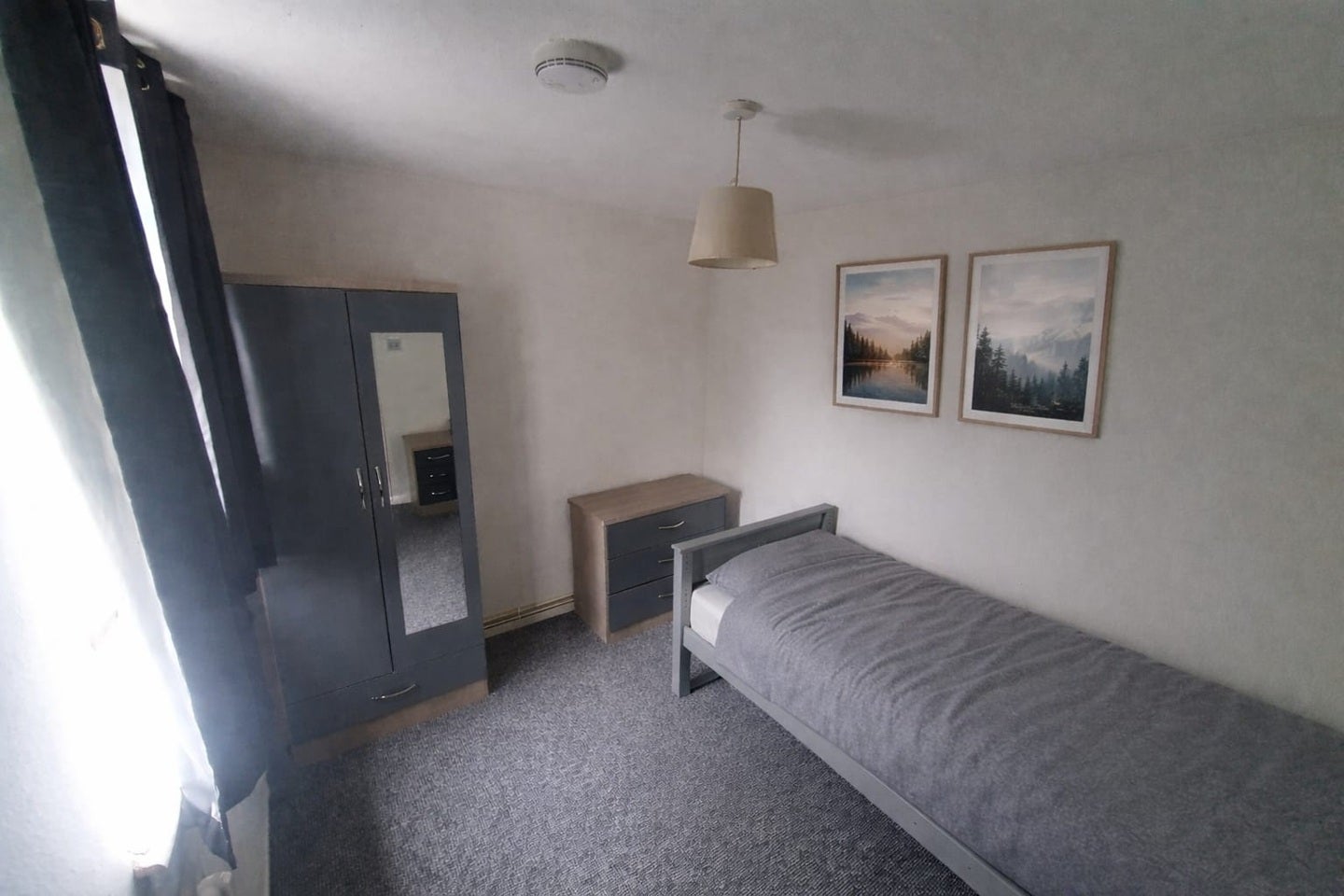 Room Ombersley Close in Redditch