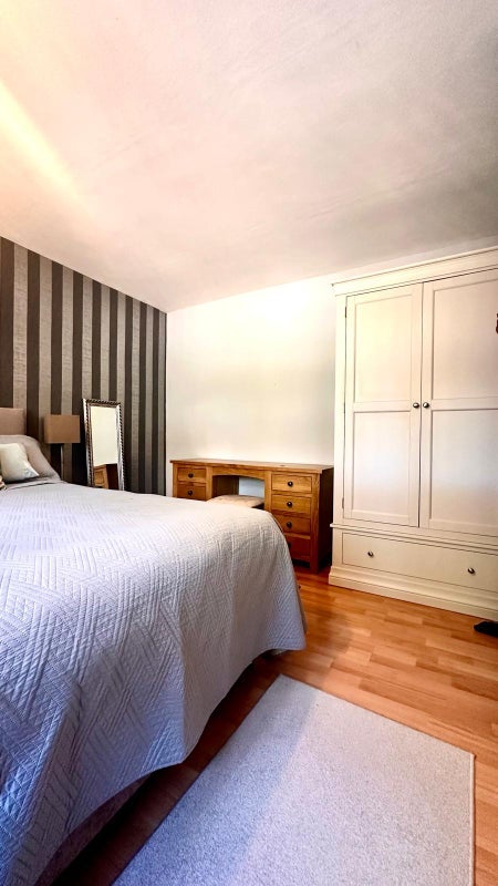 Room Hanworth Gardens in Nottingham