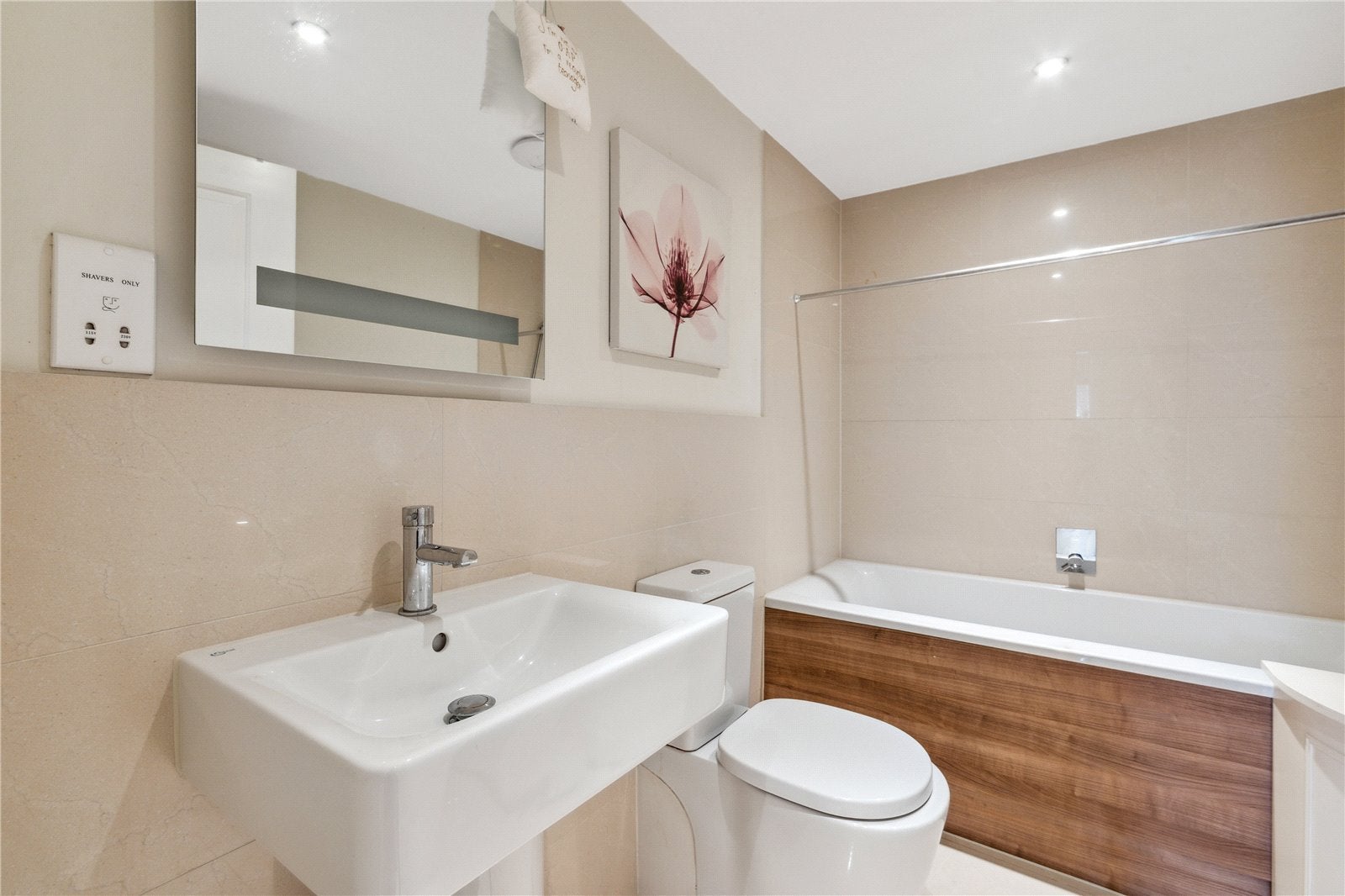 Flat Clapham Common North Side in Greater London
