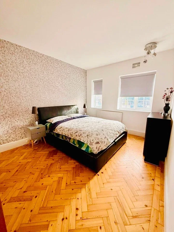 Flat Brent Street in Greater London