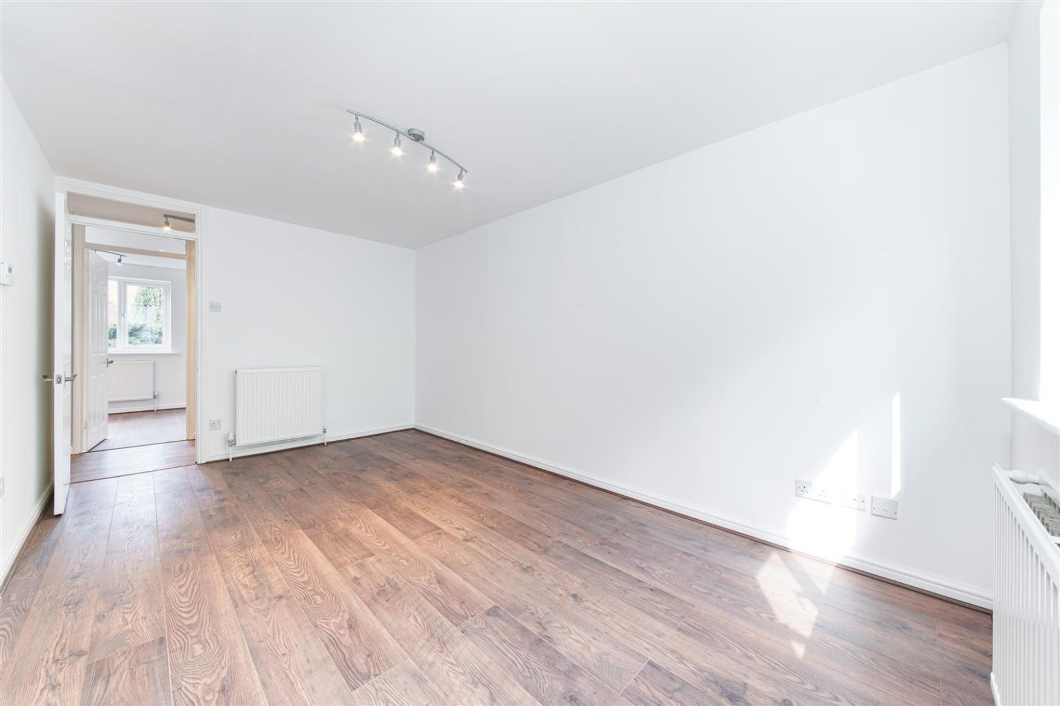 Flat Laburnum Close in Greater London