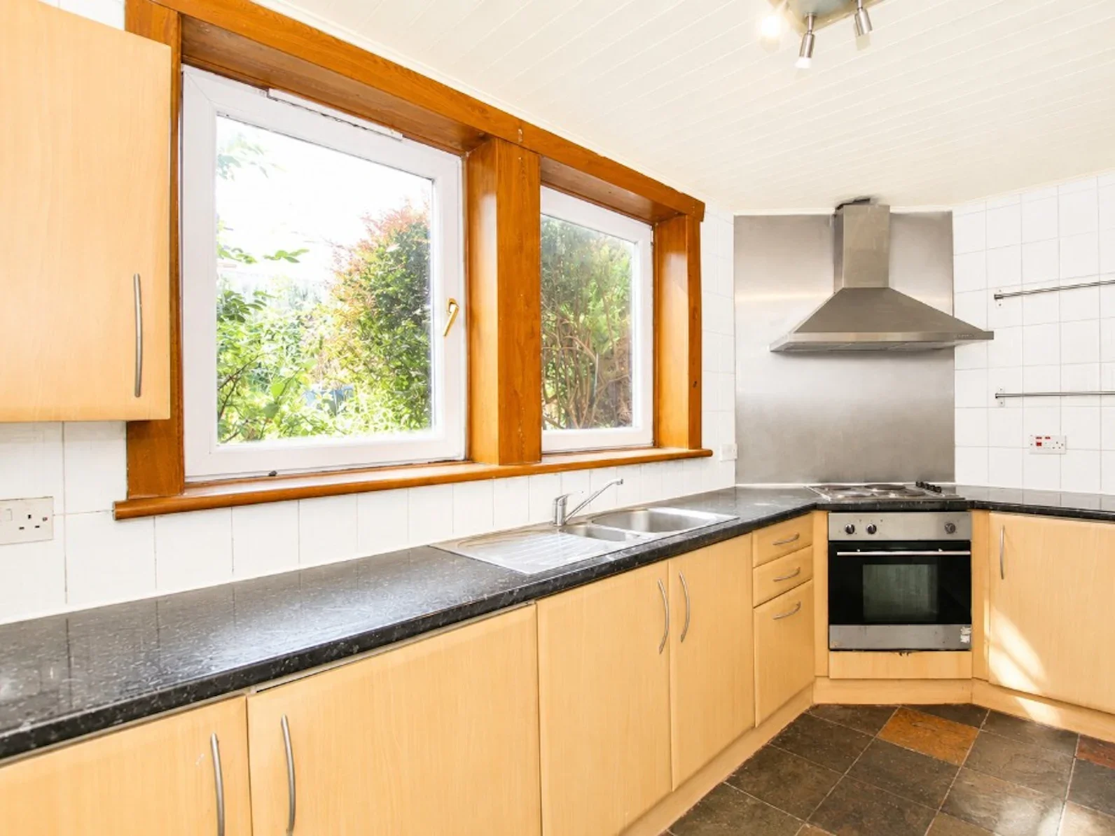 Flat Pinkie Hill Crescent in Inveresk