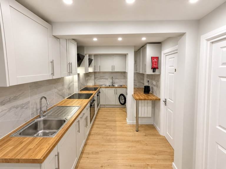Flat Sheffield Drive in Greater London