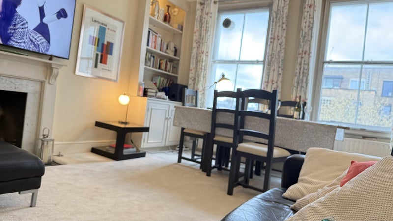 Room Earl's Court Road in Greater London