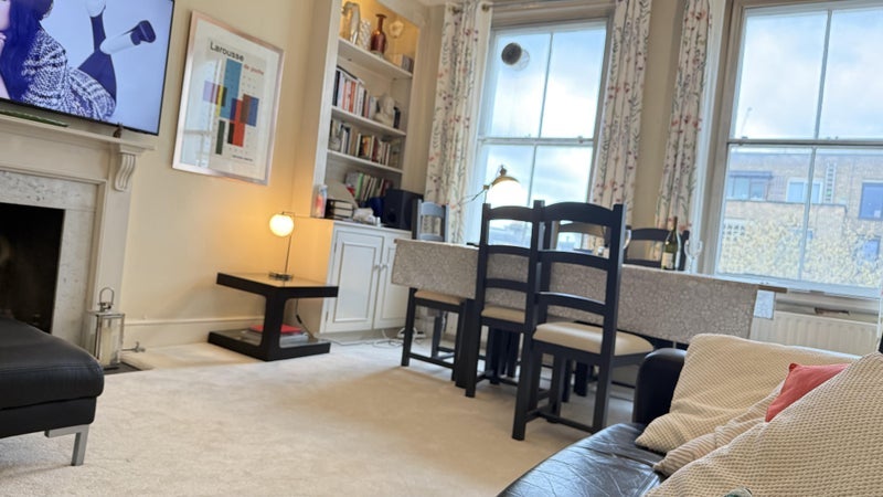 Room Earl's Court Road in Greater London