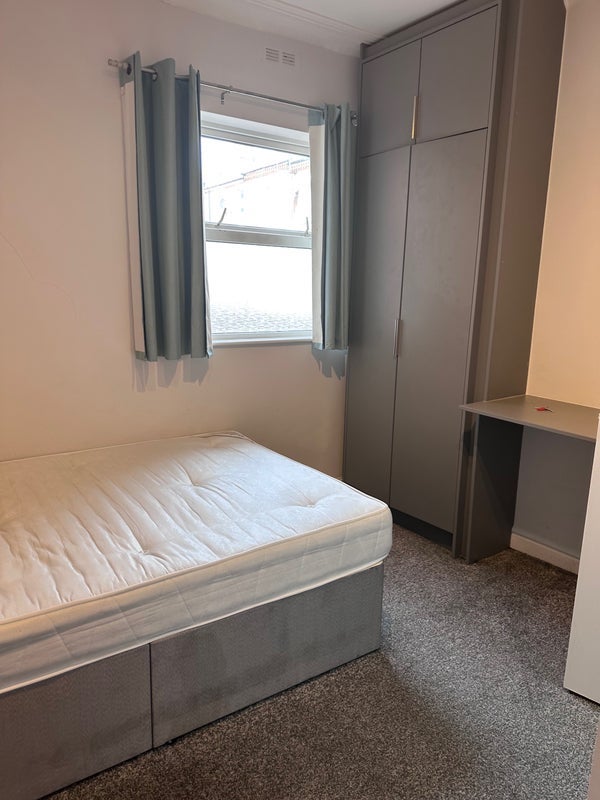 Room Baden Powell Road in Nottingham