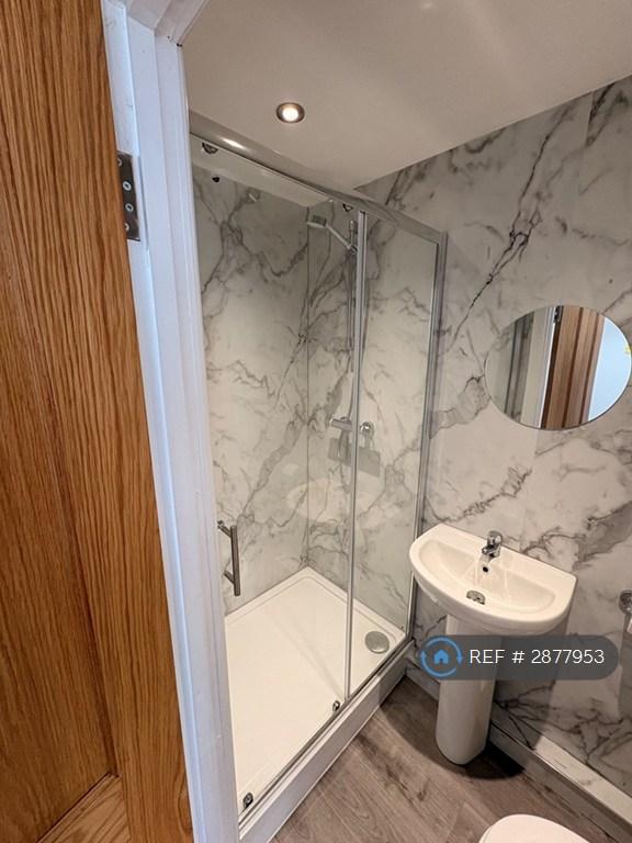 Room Bernardines Way in Buckingham