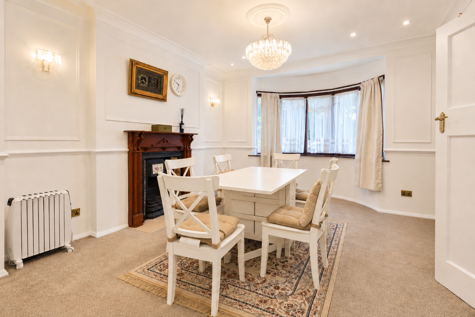 House Bowes Road in Greater London