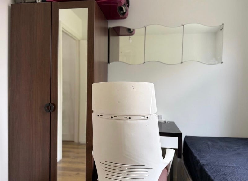 Room Biggerstaff Street in Greater London