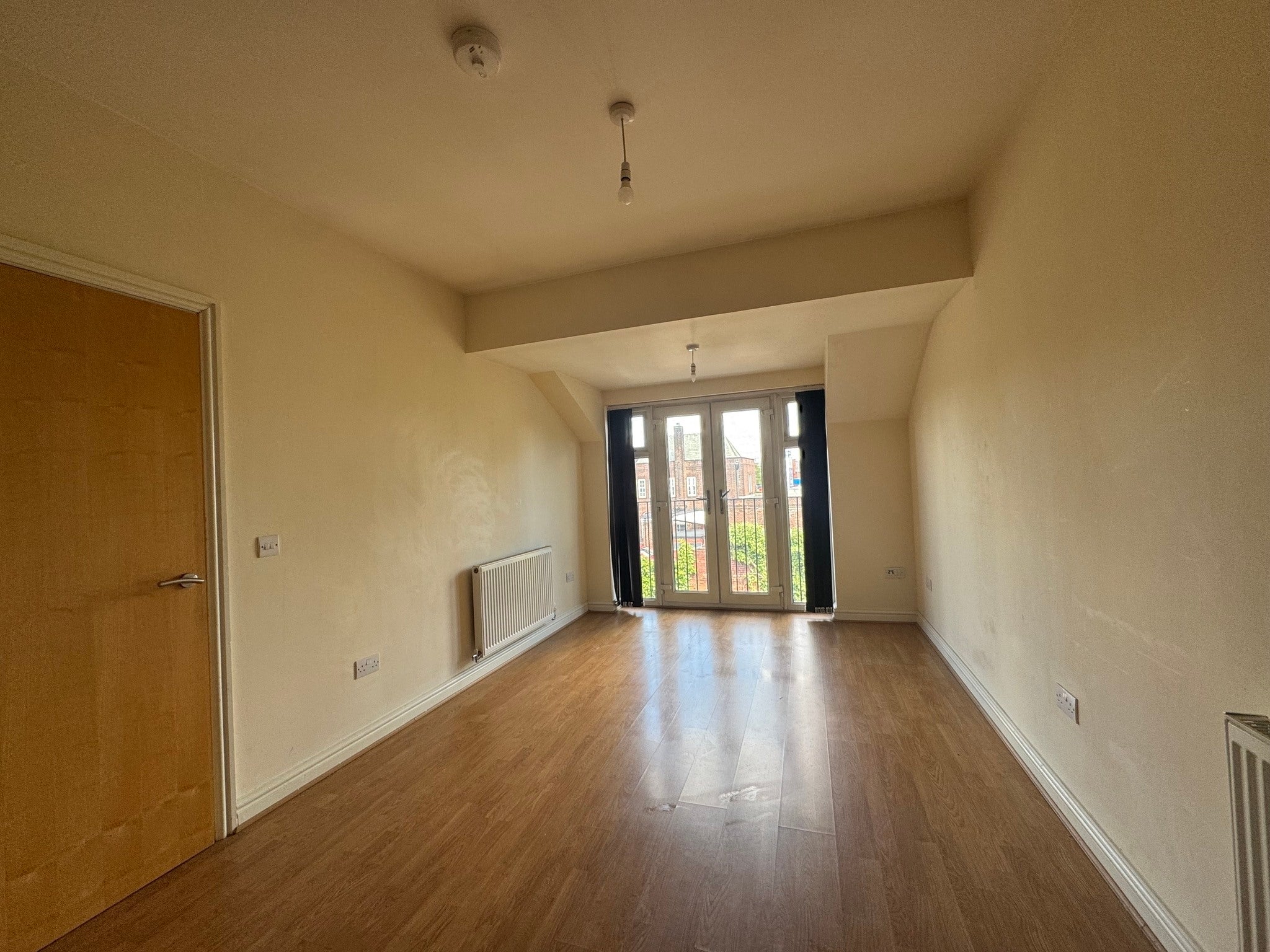 Flat Mayfield Street in Atherton