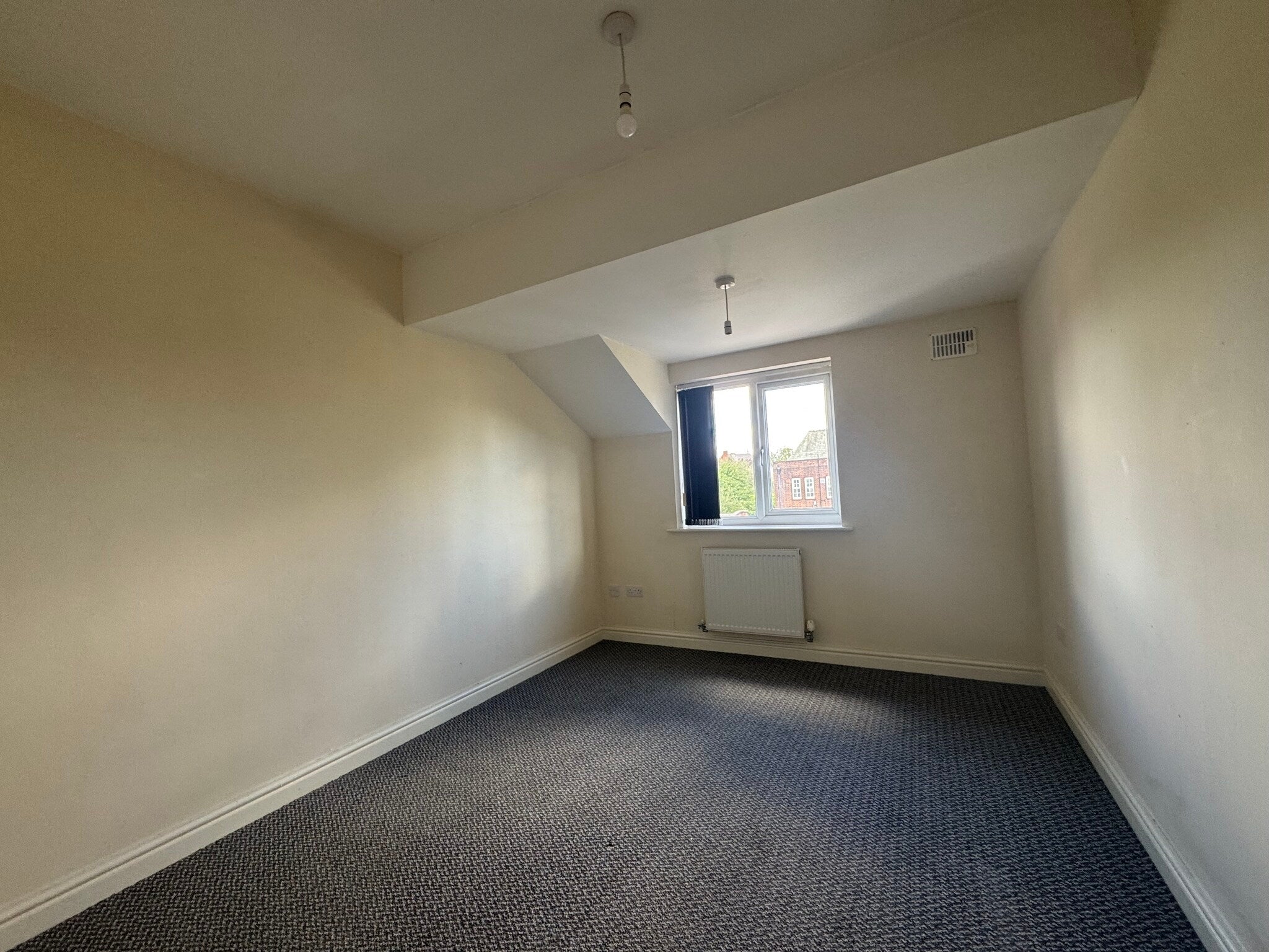 Flat Mayfield Street in Atherton