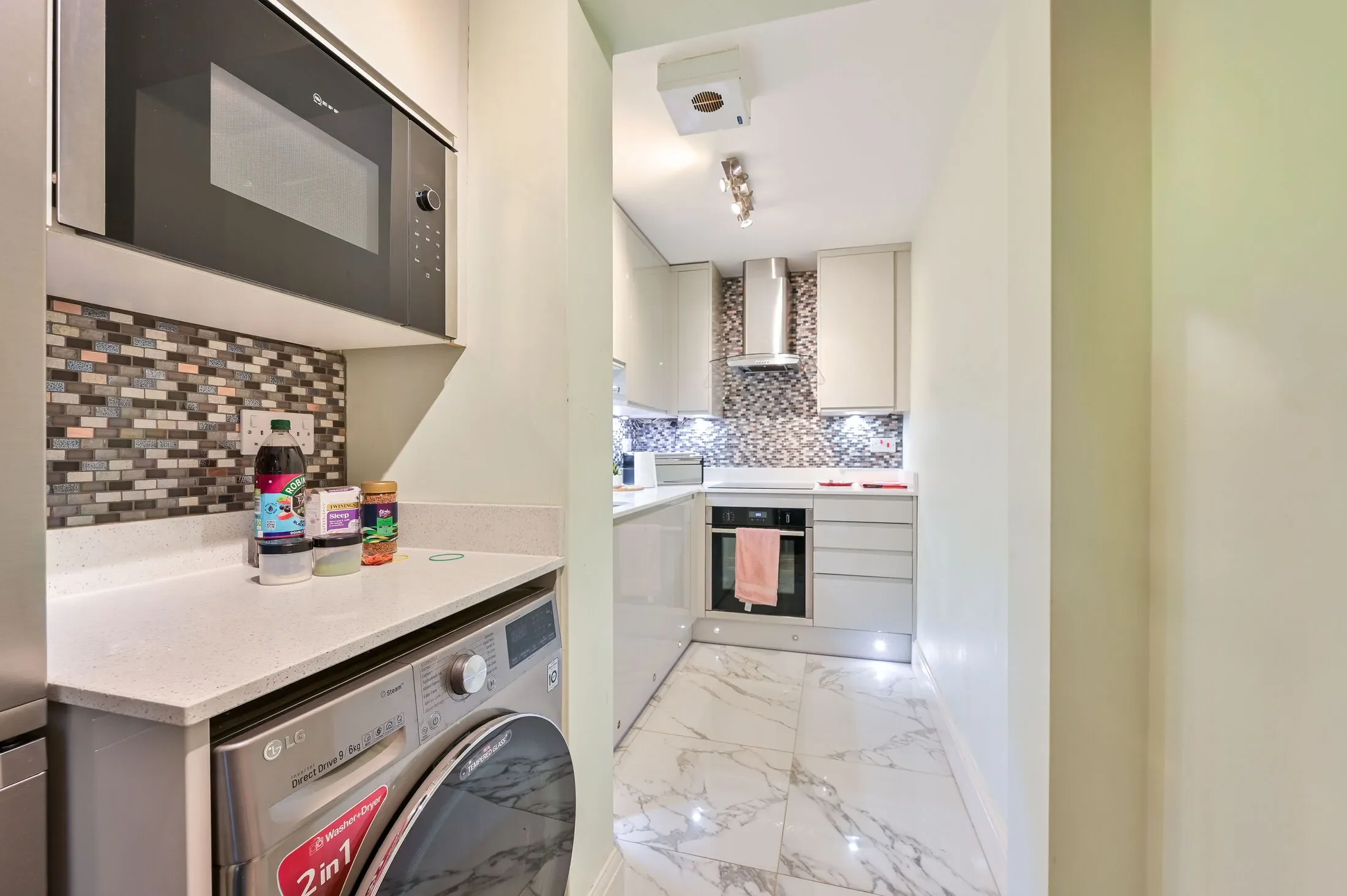 Flat Abbotshade Road in Greater London