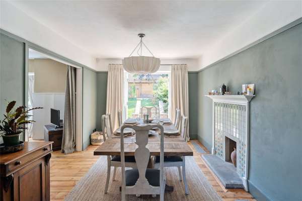 House Meadway Close in Greater London