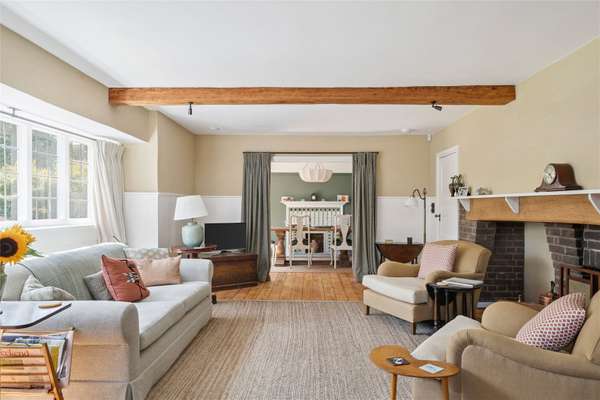 House Meadway Close in Greater London
