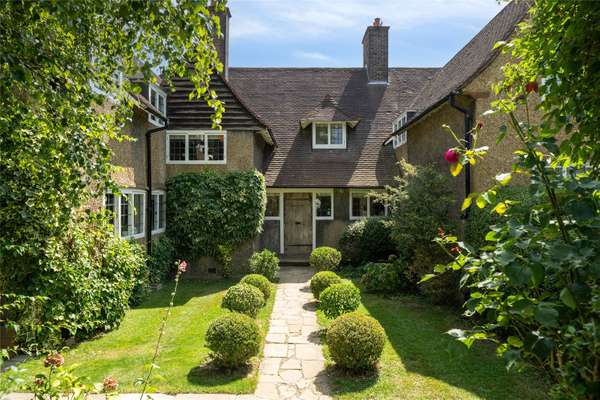 House Meadway Close in Greater London