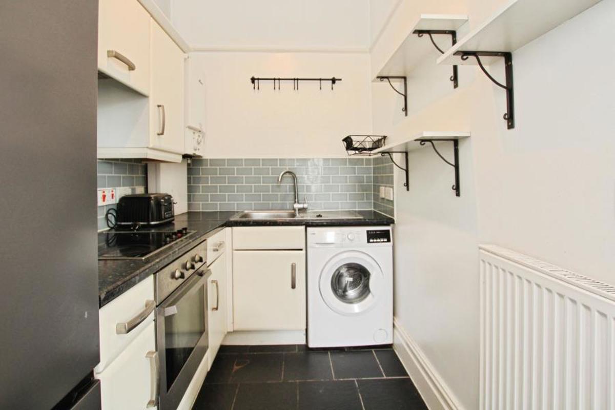 Flat Hotwell Road in Bristol