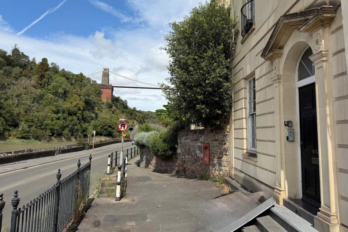 Flat Hotwell Road in Bristol