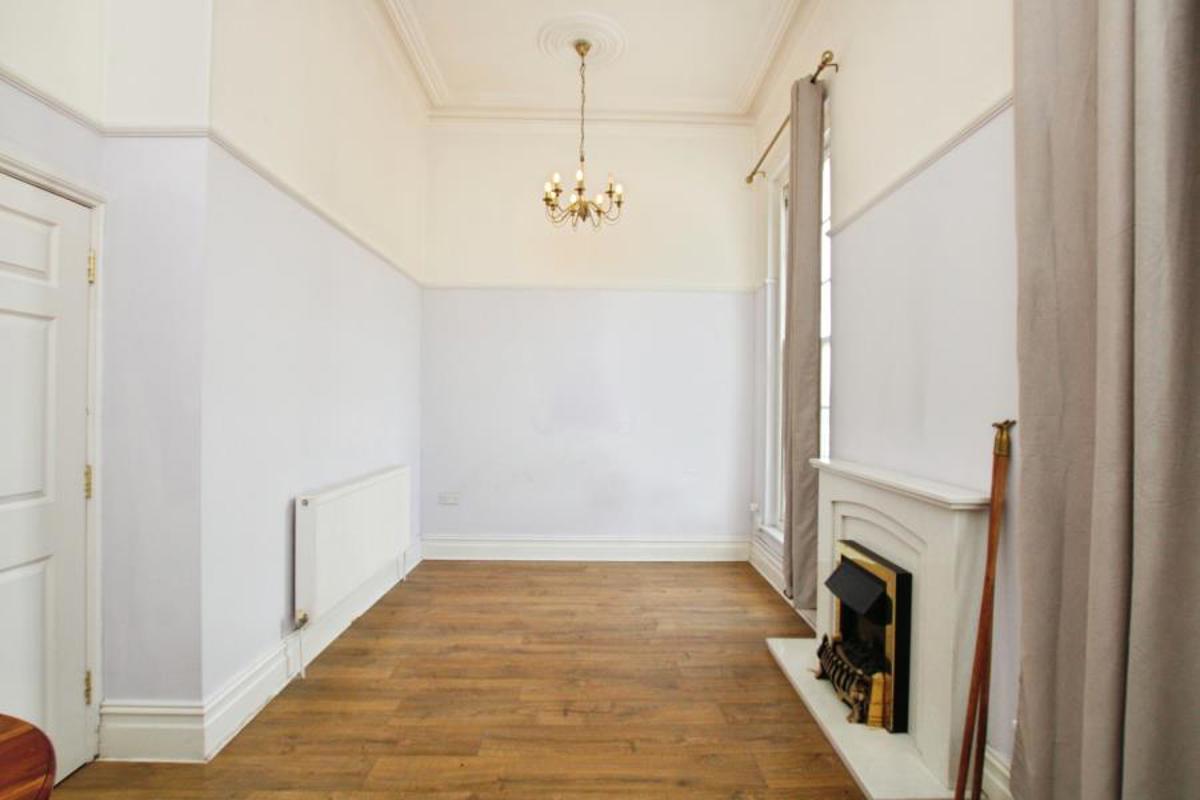 Flat Hotwell Road in Bristol