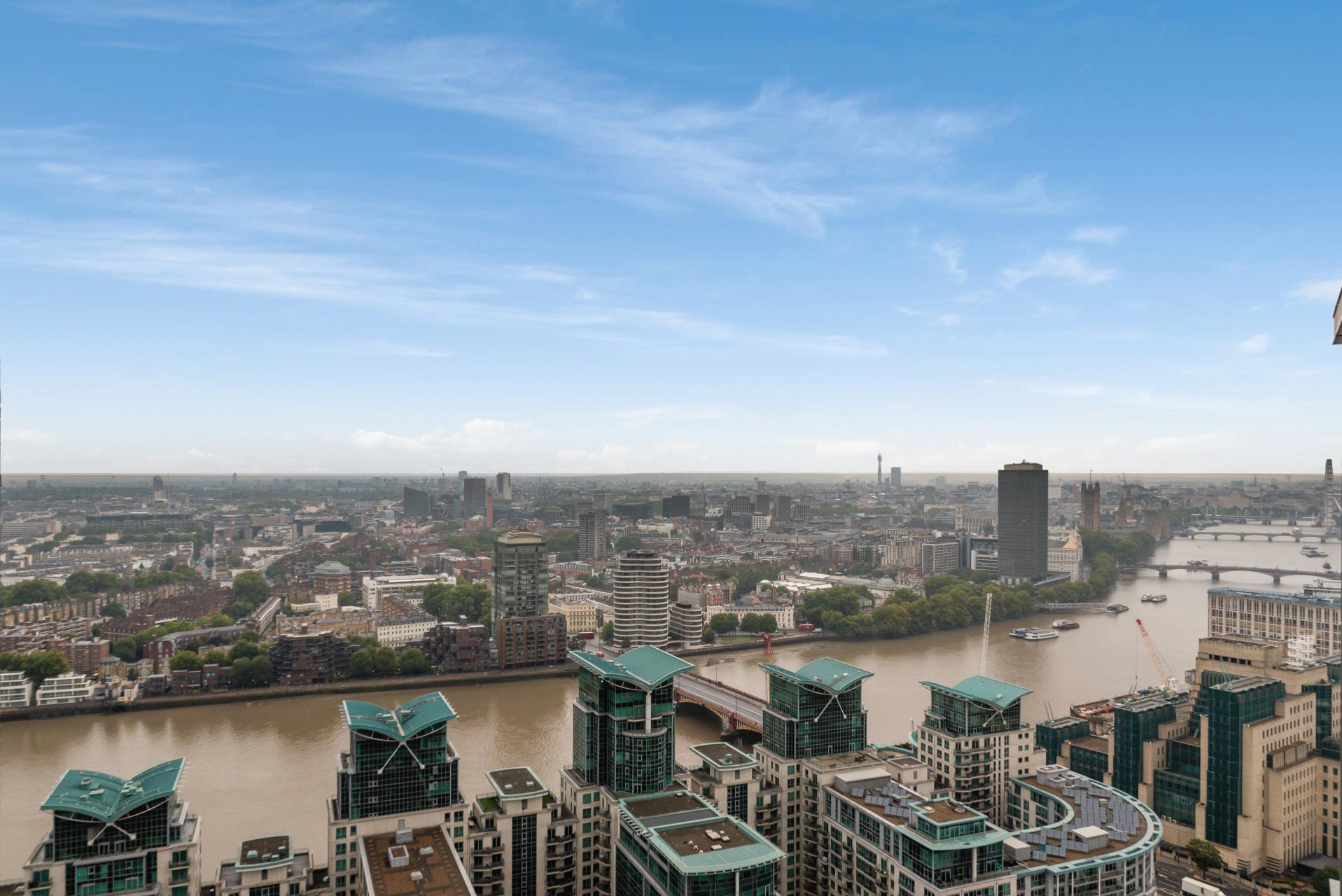 Flat Bondway in Greater London