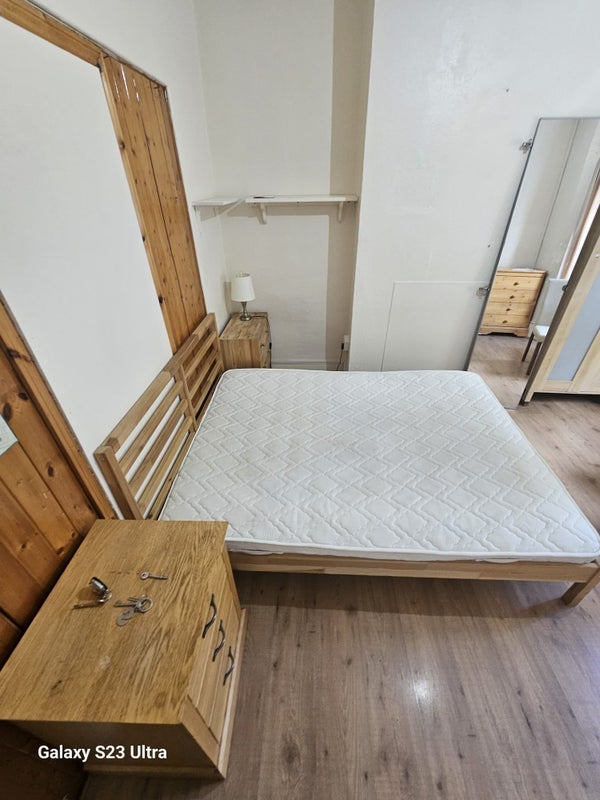 Room St Peter's Road in Greater London