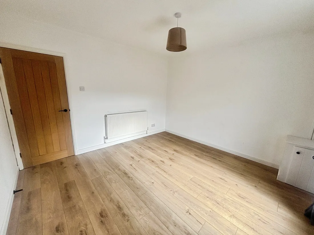 Flat Clydach Road in Clydach Vale