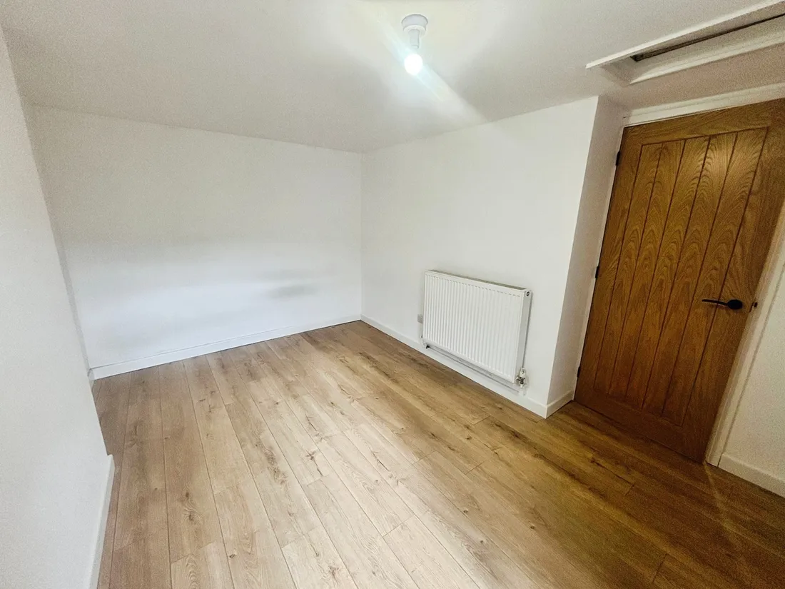 Flat Clydach Road in Clydach Vale