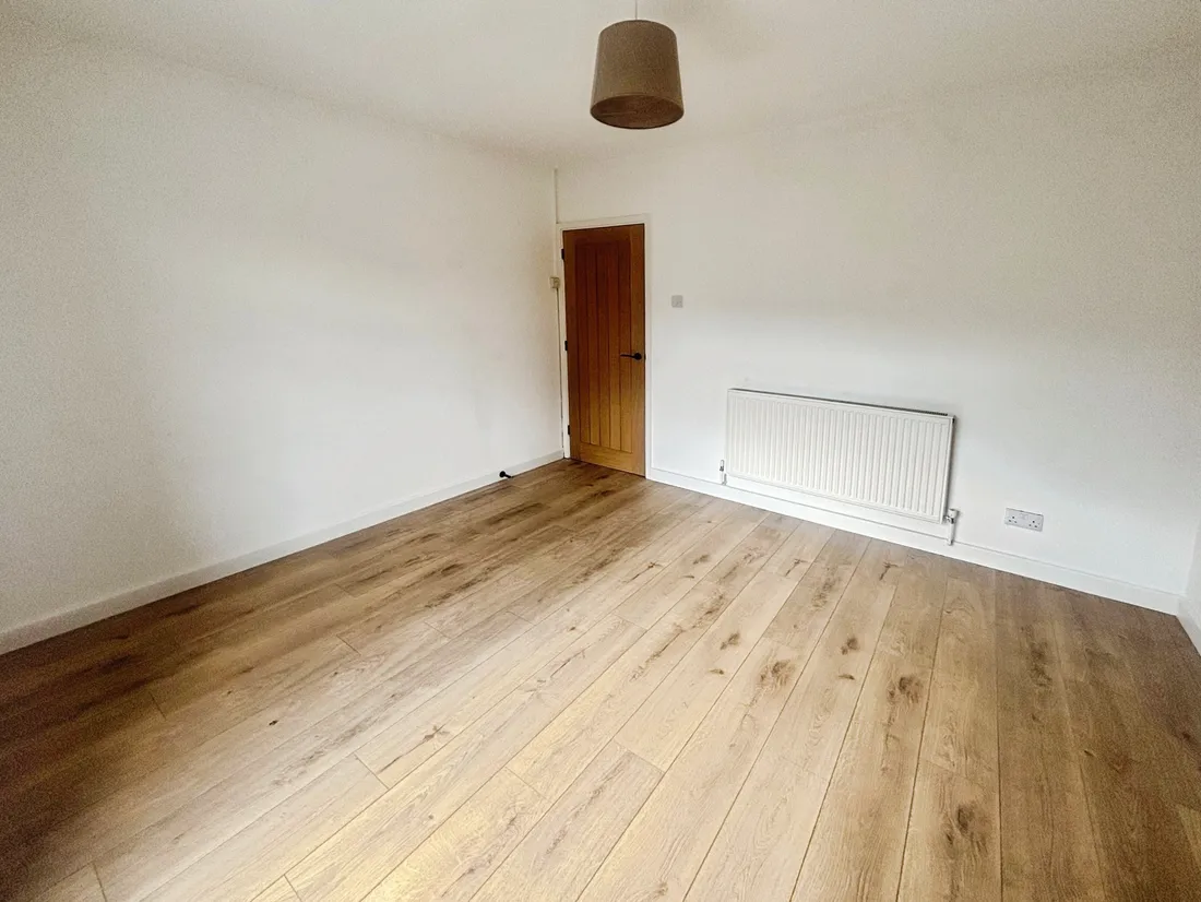Flat Clydach Road in Clydach Vale