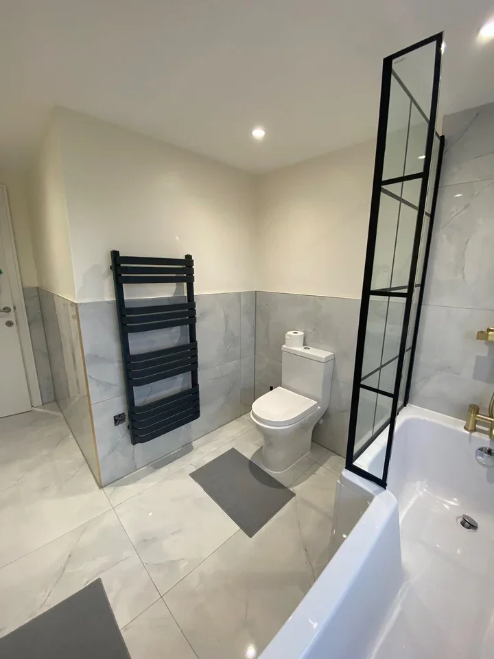 Room Colson Road in Greater London