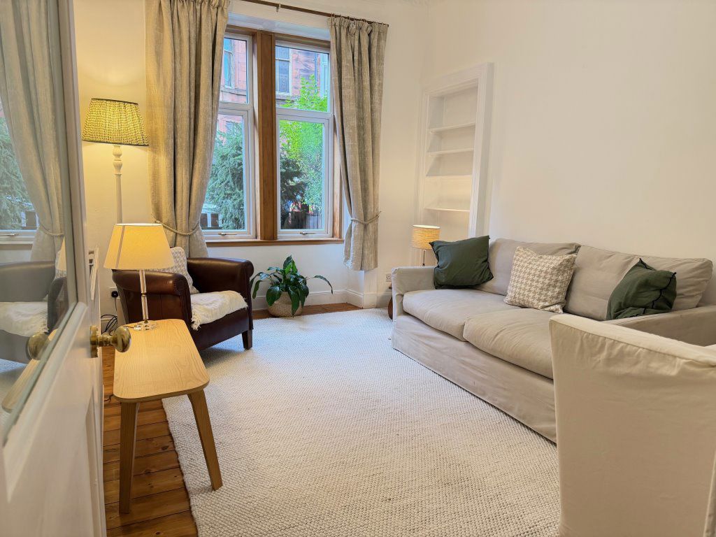 Flat Fairlie Park Drive in Glasgow