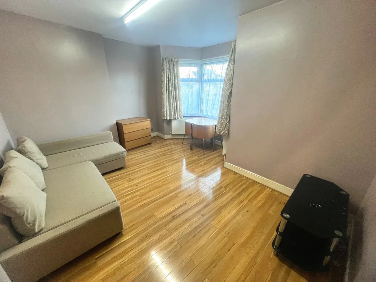 Flat Lincoln Road in Greater London