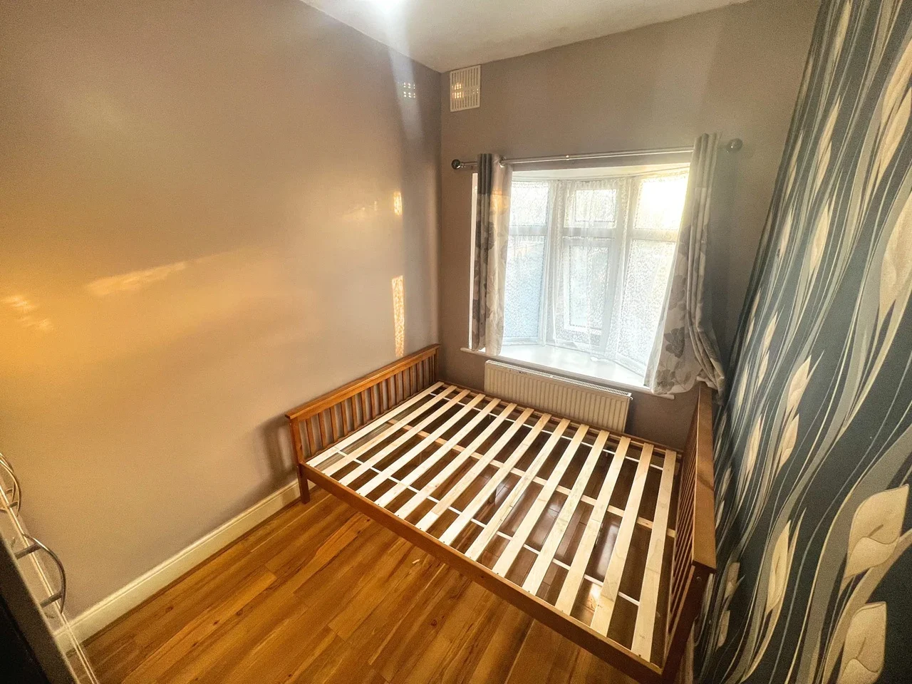 Flat Lincoln Road in Greater London