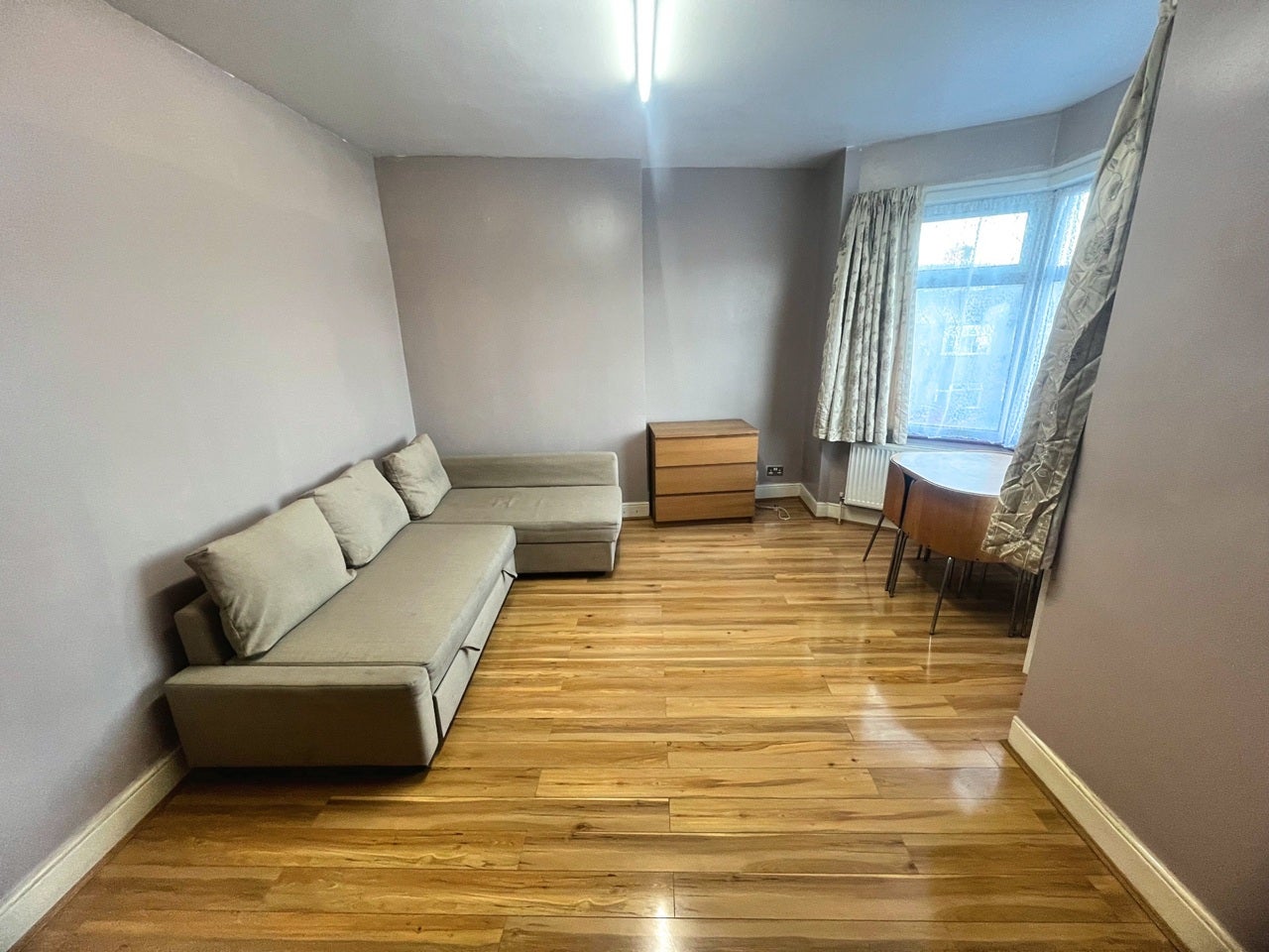 Flat Lincoln Road in Greater London