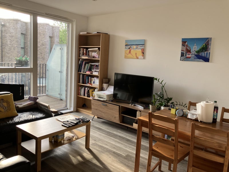 Room Scena Way in Greater London