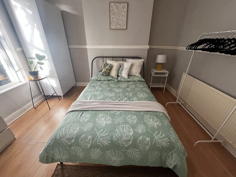 Room September Road in Liverpool