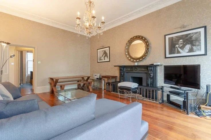 Flat Sumner Place in Greater London