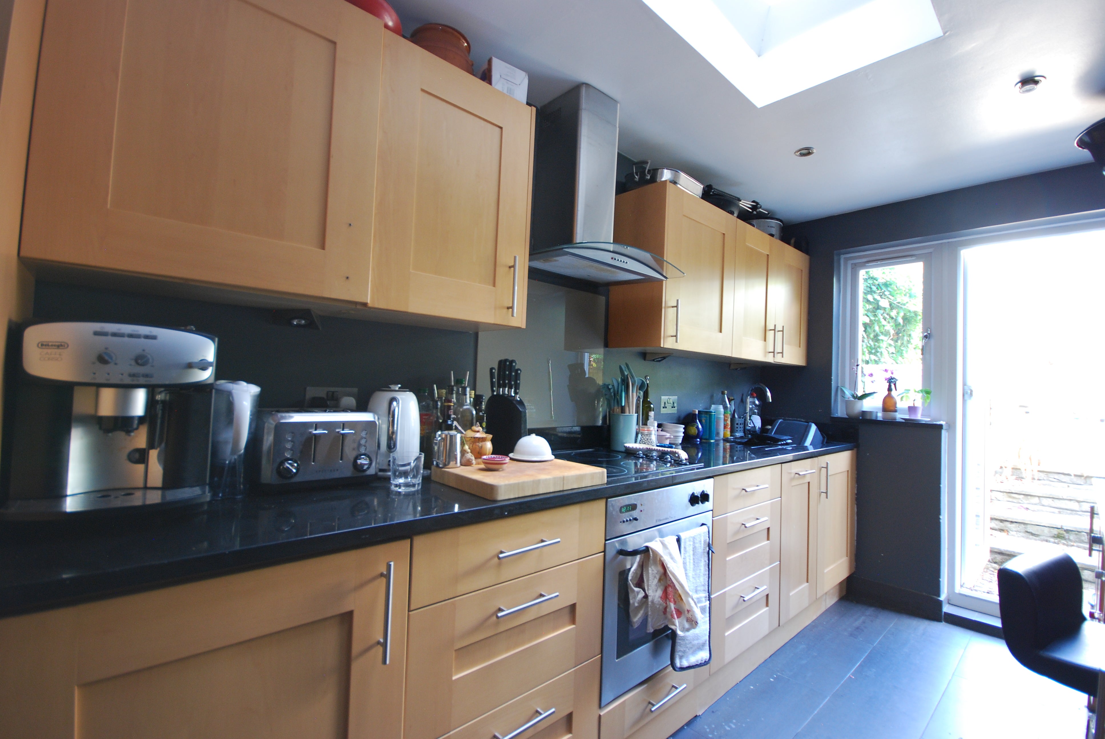 Flat Fentiman Road in Greater London