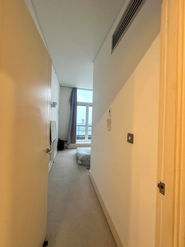 Room Newton Place in Greater London