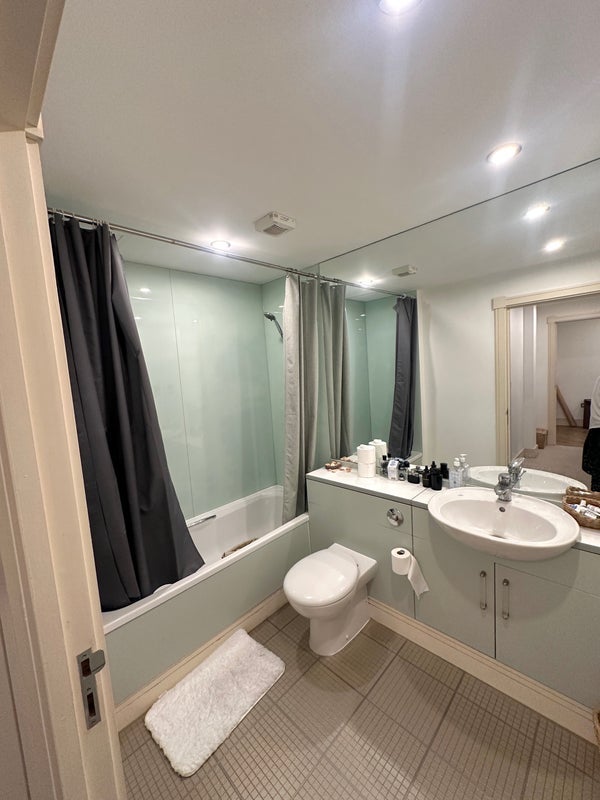 Room Newton Place in Greater London