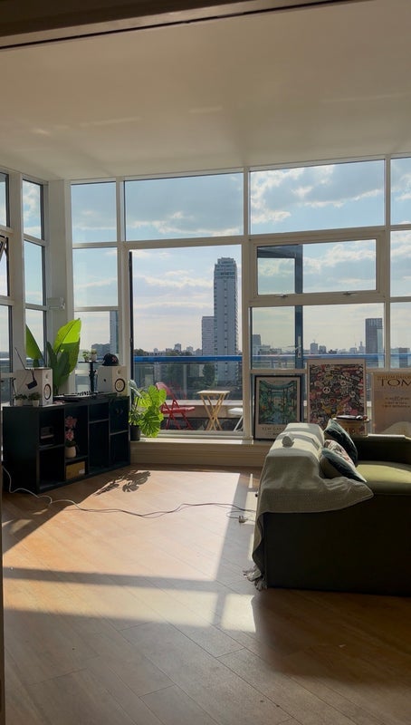 Room Newton Place in Greater London