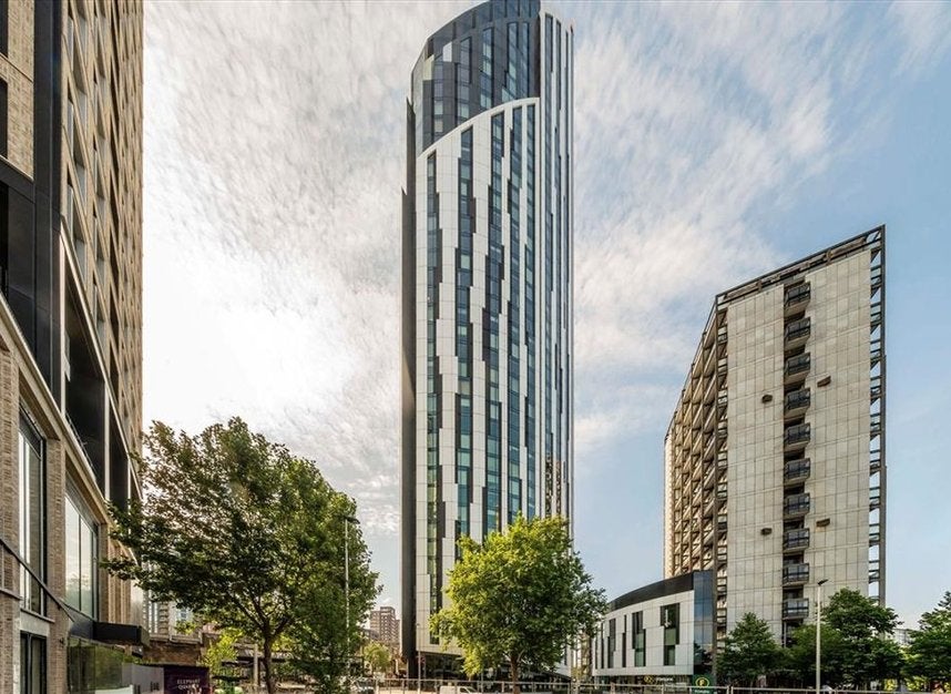 Flat Walworth Road in London