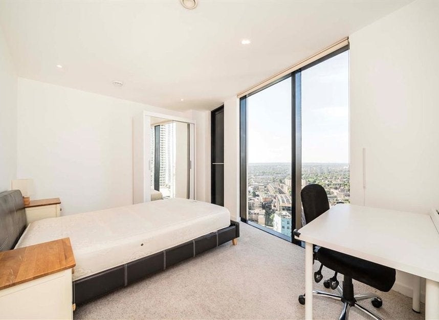 Flat Walworth Road in London