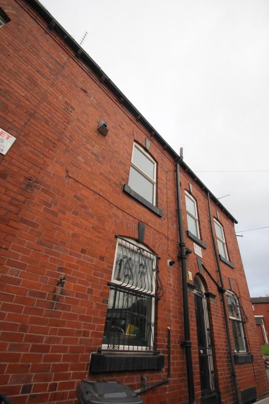 Flat Branksome Terrace in Leeds