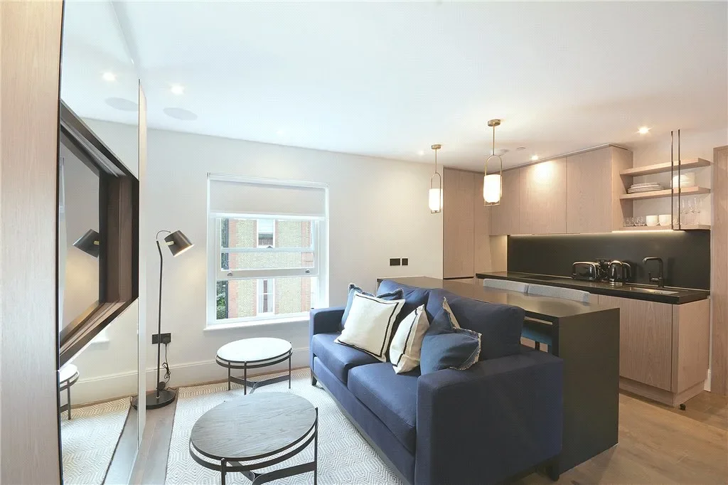 Flat Old Brompton Road in Greater London