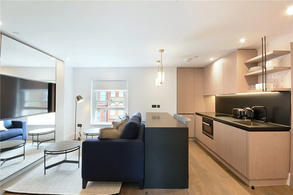 Flat Old Brompton Road in Greater London