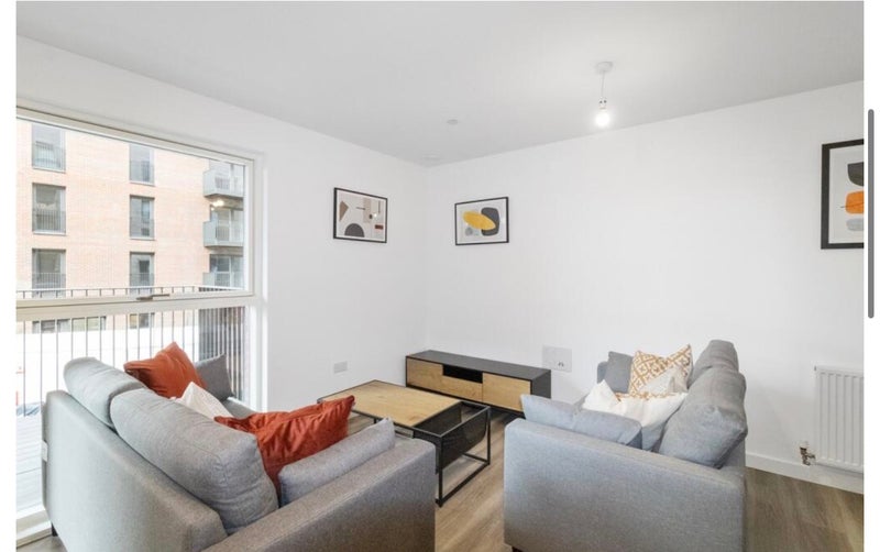 Room Myrtle Road in Greater London