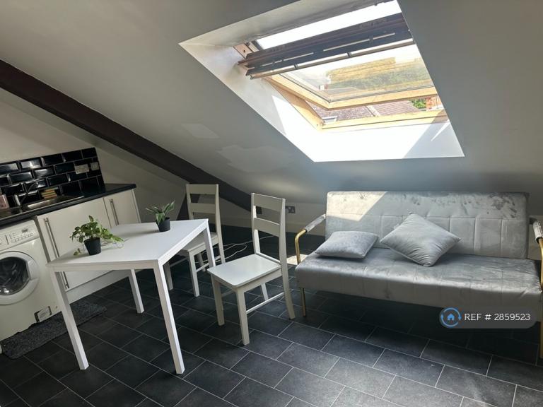 Room Mill Street in Leicester