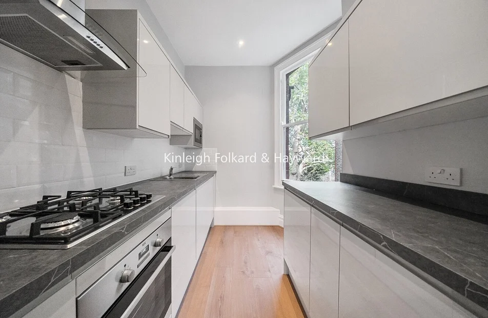 Flat Cormont Road in Greater London
